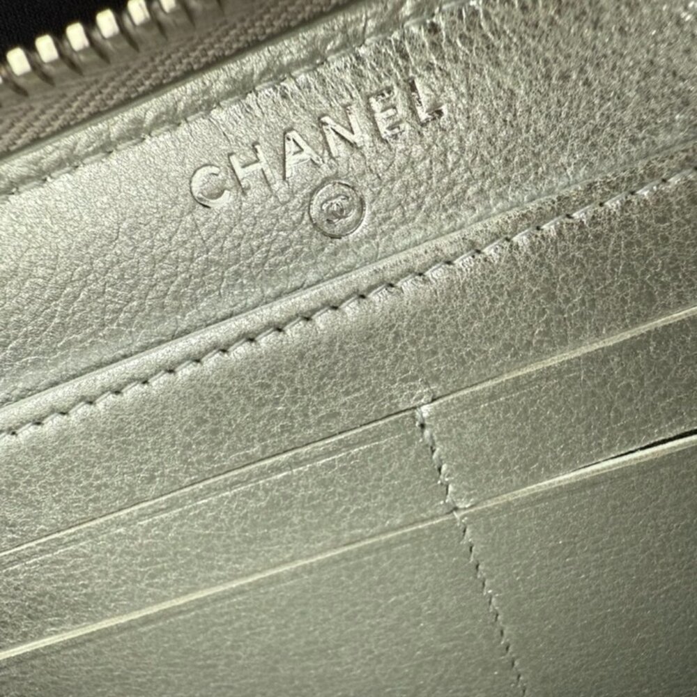 Chanel Airline zip around metallic silver wallet - Picture 7 of 9